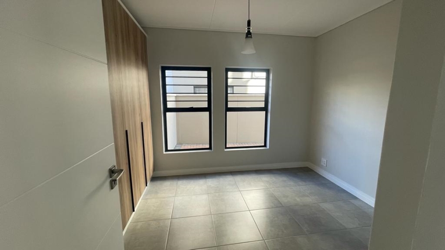 To Let 3 Bedroom Property for Rent in Waterfall Gauteng
