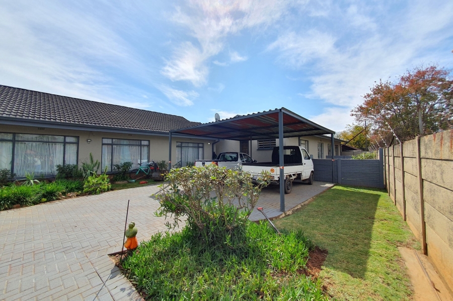 3 Bedroom Property for Sale in Sonland Park Gauteng