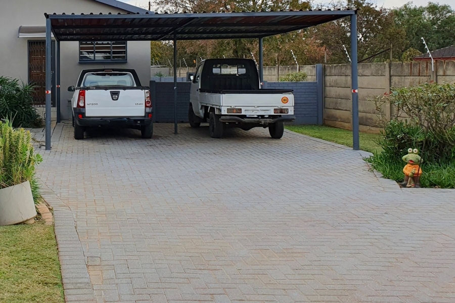 3 Bedroom Property for Sale in Sonland Park Gauteng