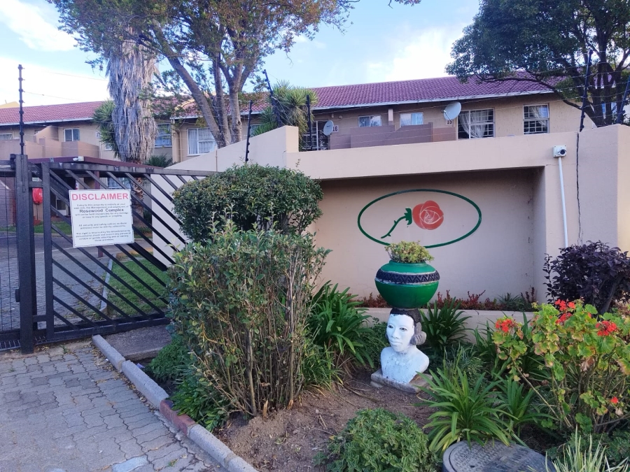 2 Bedroom Property for Sale in Vorna Valley Gauteng
