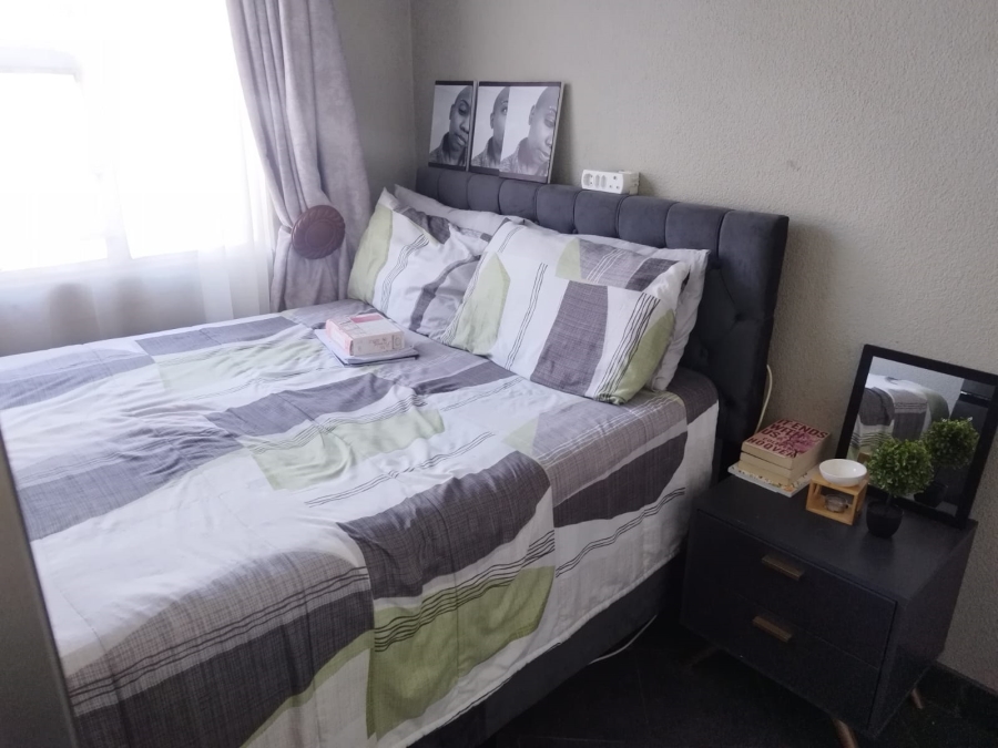 2 Bedroom Property for Sale in Vorna Valley Gauteng
