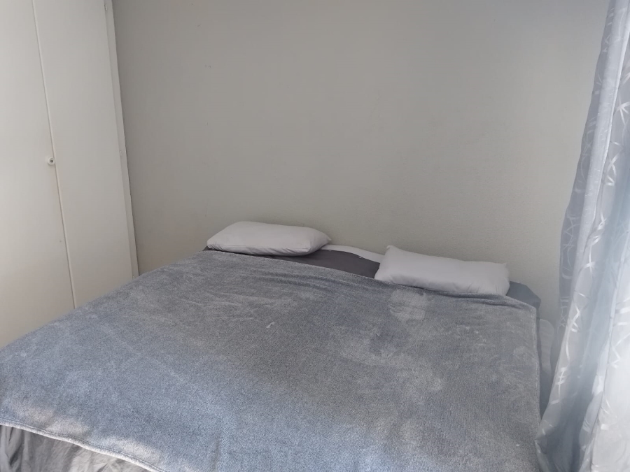 2 Bedroom Property for Sale in Vorna Valley Gauteng