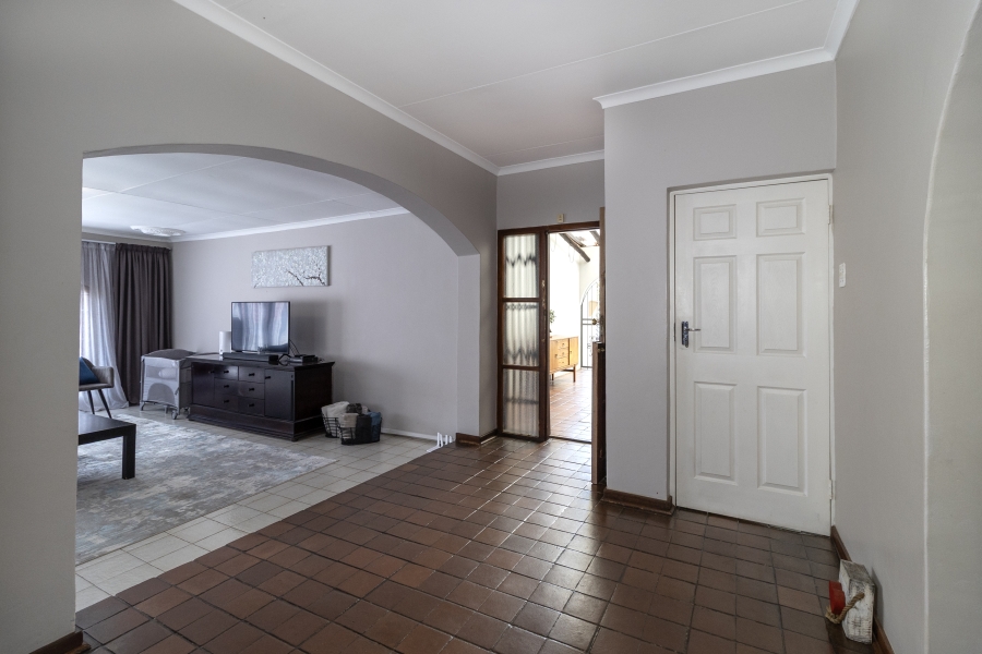 5 Bedroom Property for Sale in Monument Park Gauteng