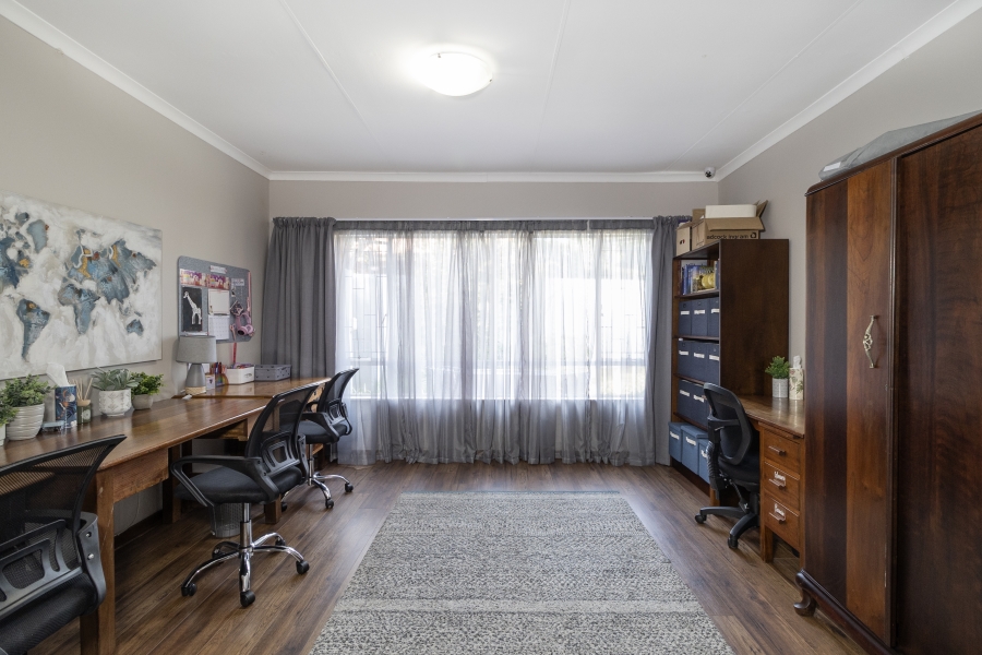 5 Bedroom Property for Sale in Monument Park Gauteng