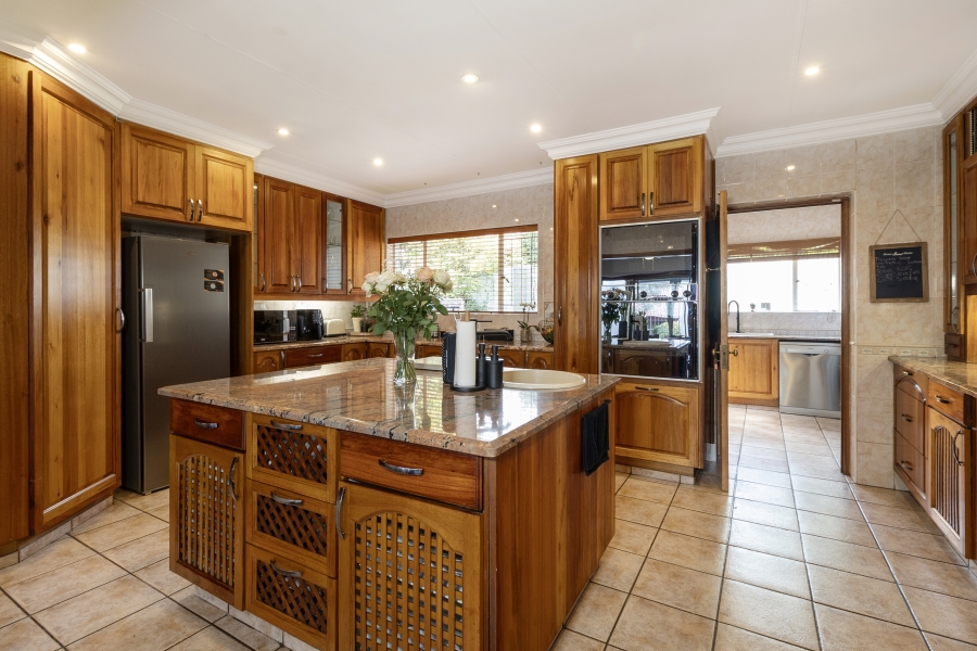5 Bedroom Property for Sale in Monument Park Gauteng