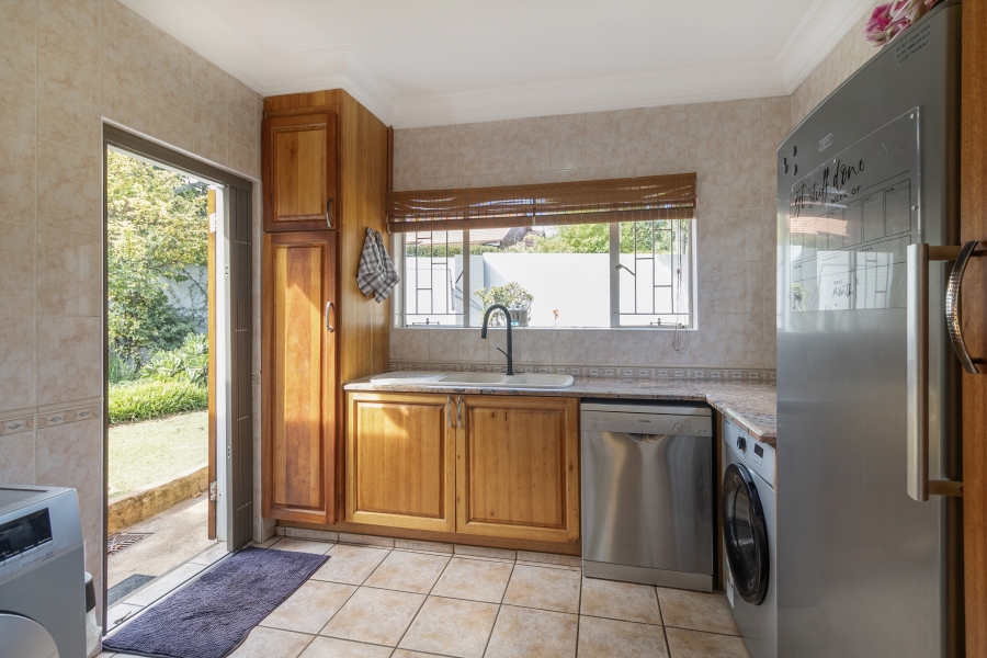 5 Bedroom Property for Sale in Monument Park Gauteng