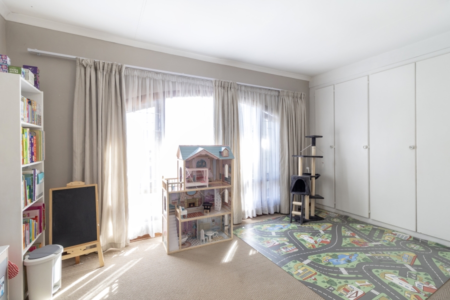 5 Bedroom Property for Sale in Monument Park Gauteng