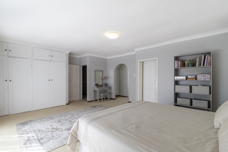 5 Bedroom Property for Sale in Monument Park Gauteng