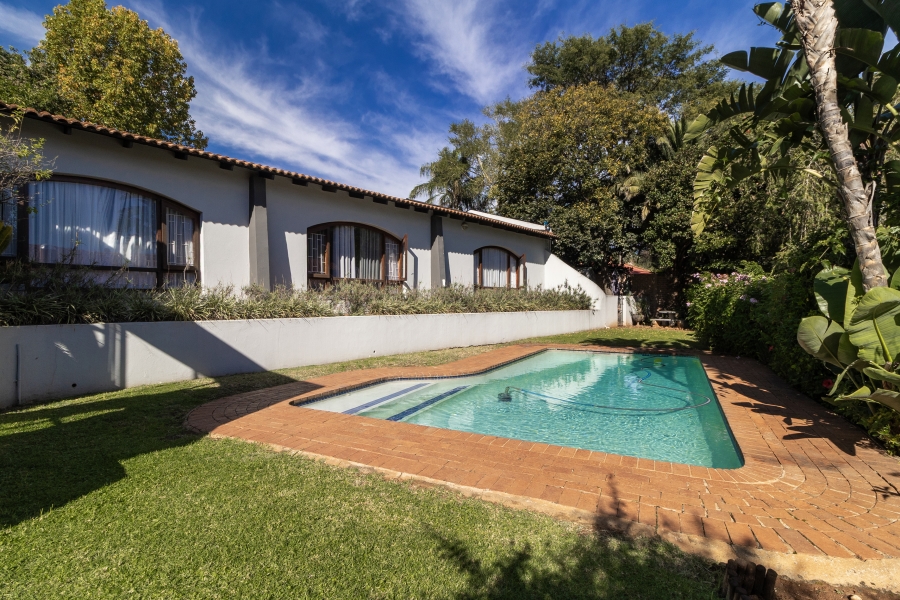 5 Bedroom Property for Sale in Monument Park Gauteng