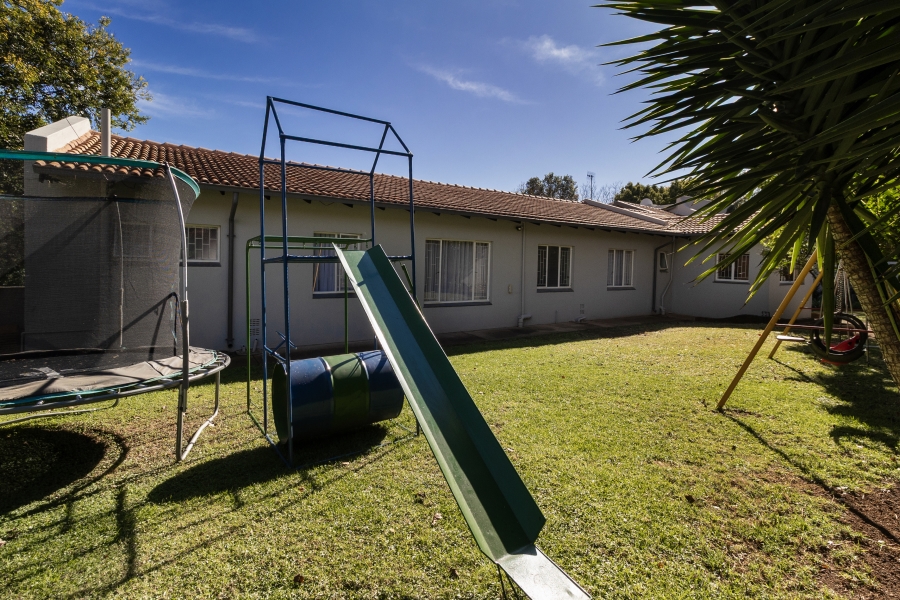 5 Bedroom Property for Sale in Monument Park Gauteng
