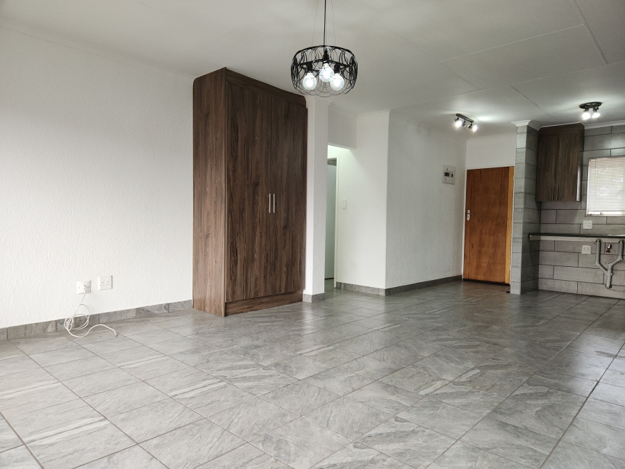 2 Bedroom Property for Sale in Rant En Dal Gauteng