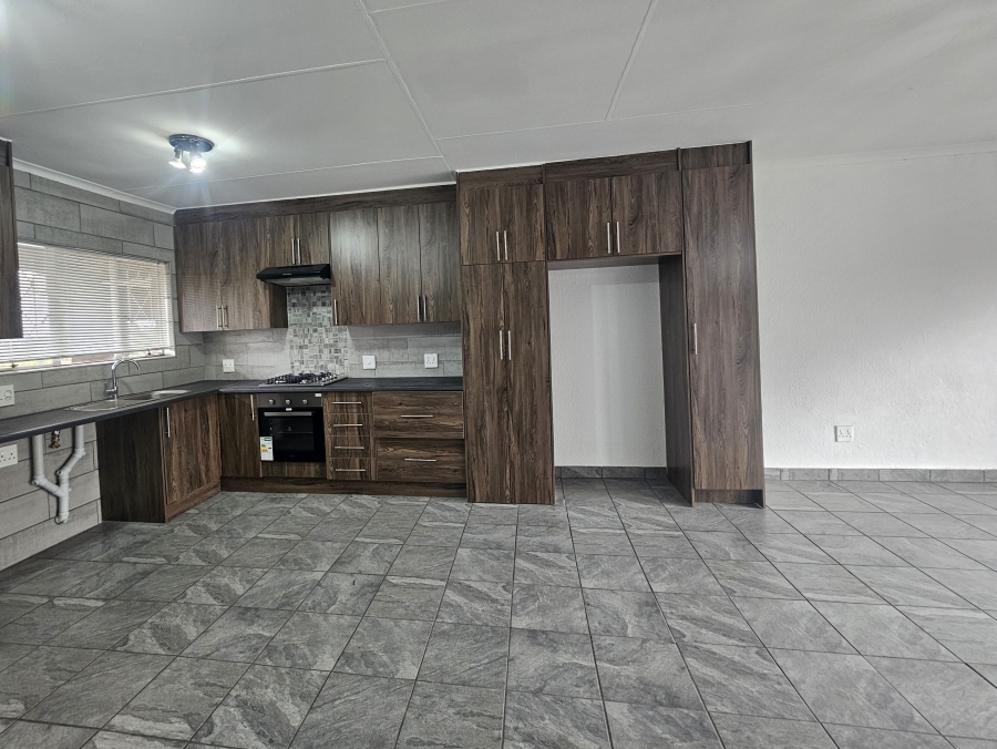 2 Bedroom Property for Sale in Rant En Dal Gauteng