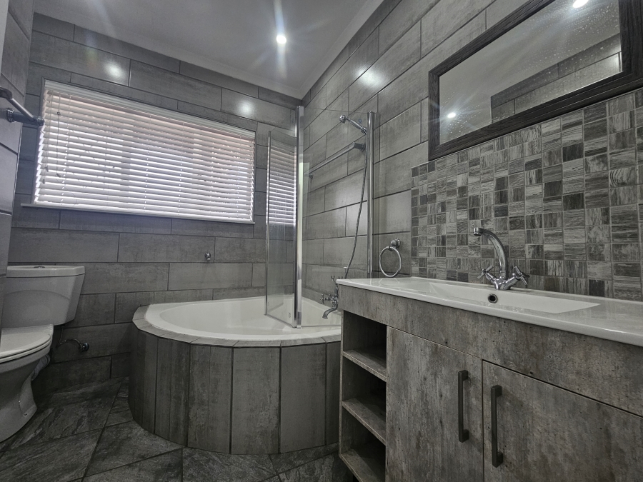 2 Bedroom Property for Sale in Rant En Dal Gauteng