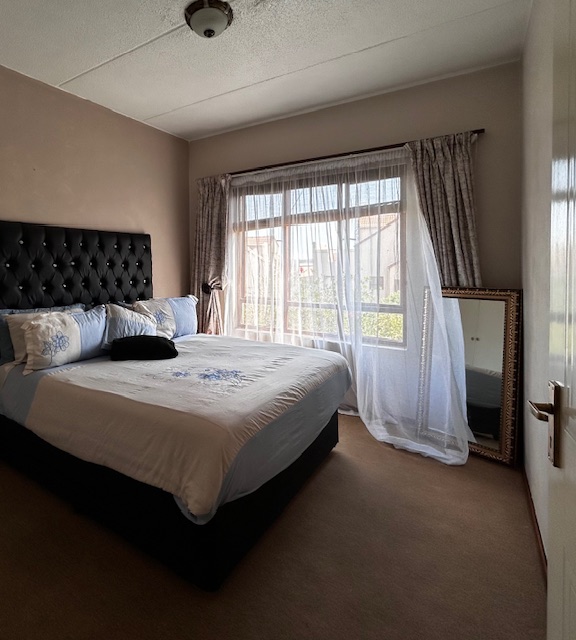 1 Bedroom Property for Sale in Paulshof Gauteng
