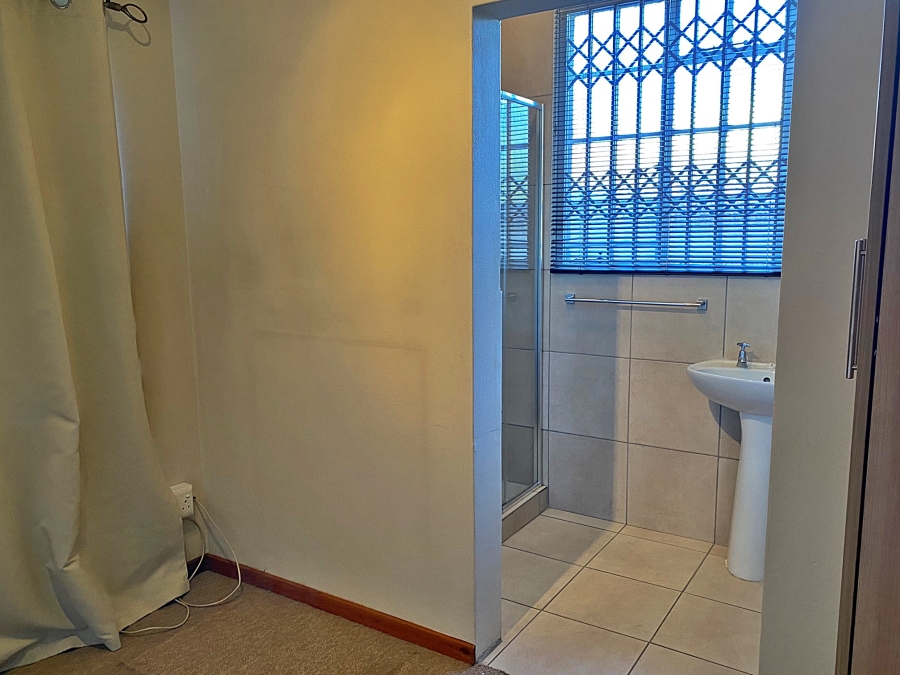 To Let 2 Bedroom Property for Rent in Wendywood Gauteng