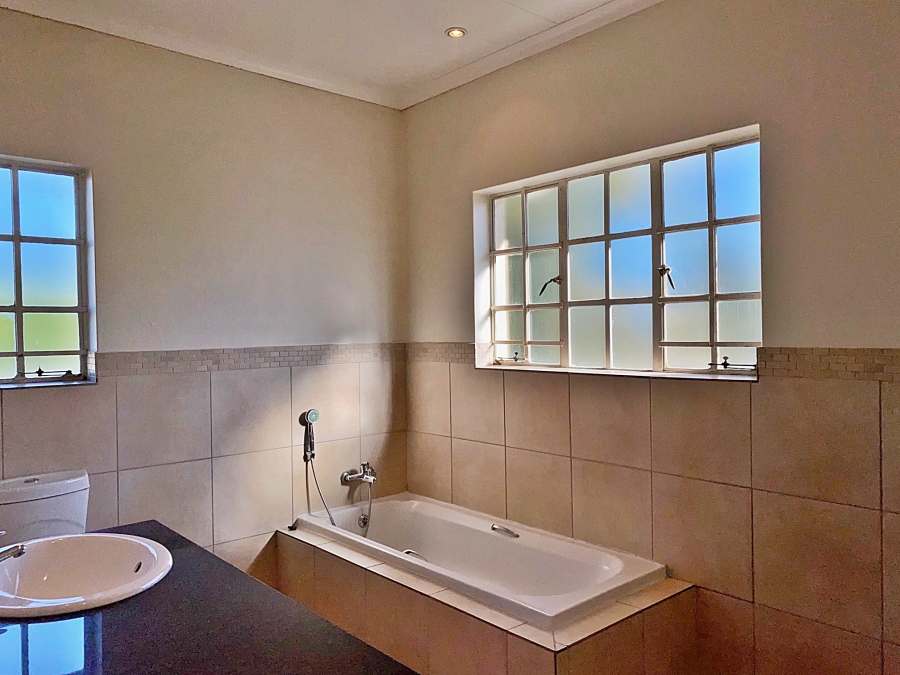 To Let 2 Bedroom Property for Rent in Wendywood Gauteng