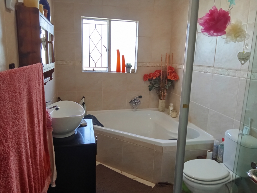 3 Bedroom Property for Sale in Roodekrans Gauteng