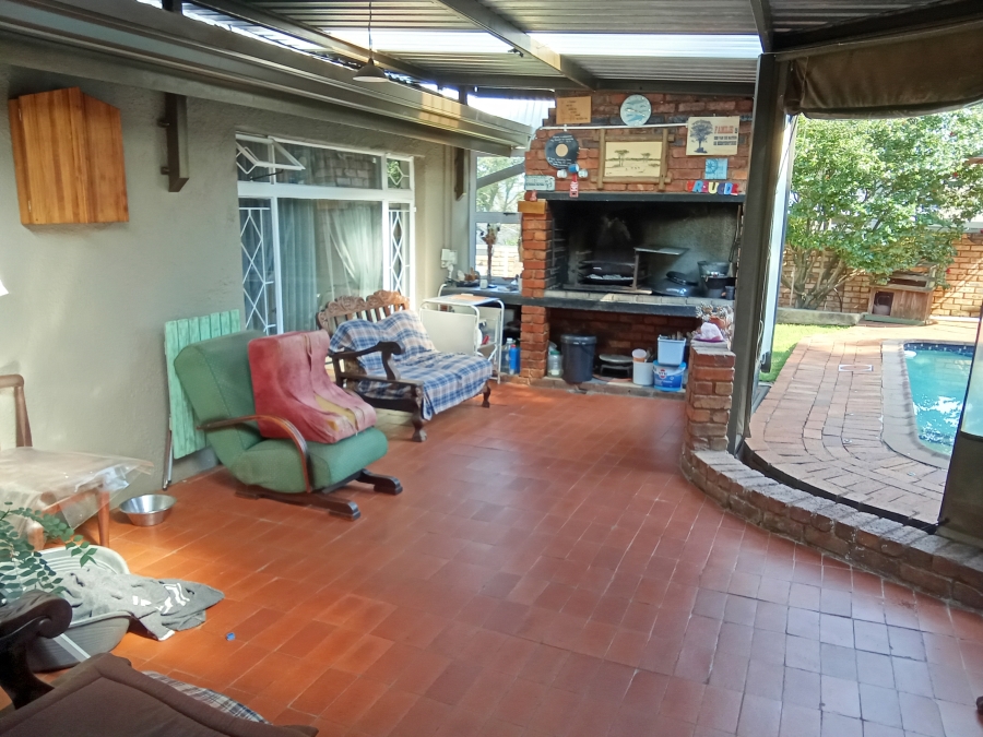 3 Bedroom Property for Sale in Roodekrans Gauteng