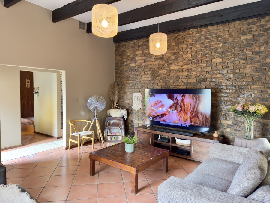 4 Bedroom Property for Sale in Die Wilgers Gauteng