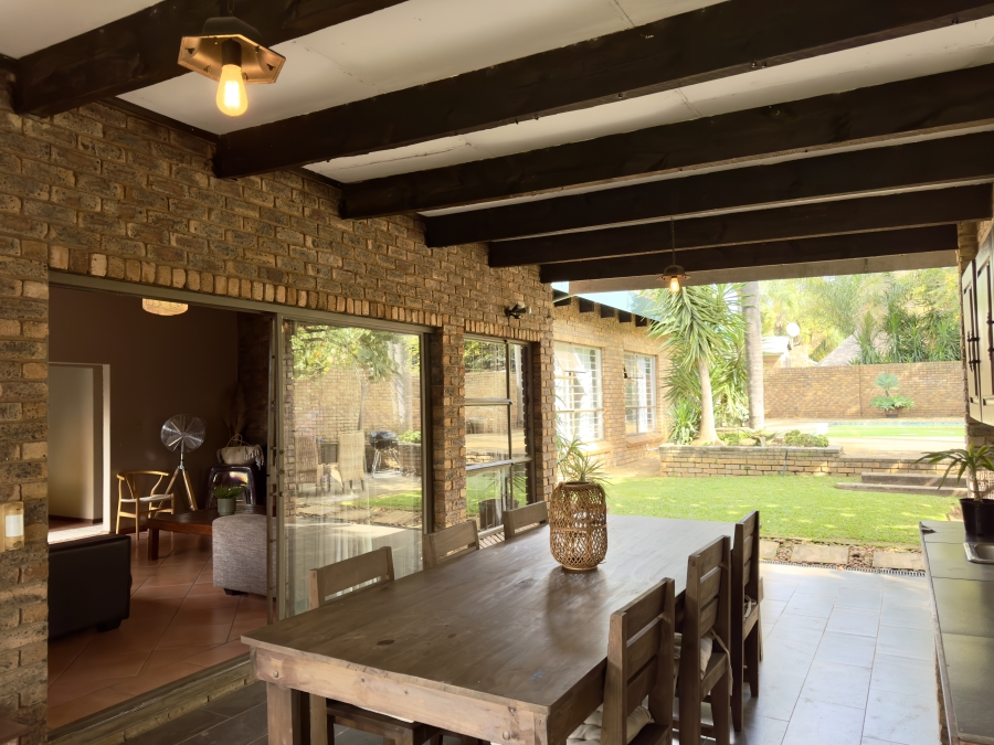 4 Bedroom Property for Sale in Die Wilgers Gauteng