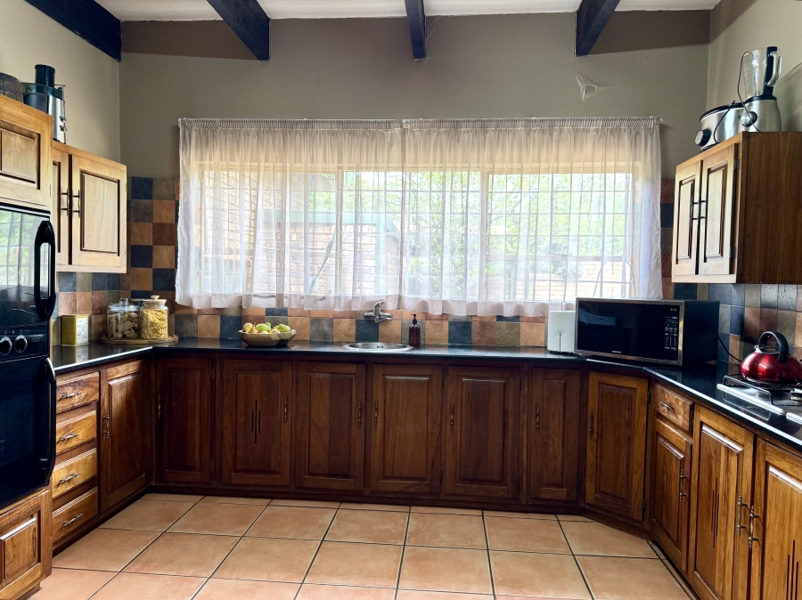 4 Bedroom Property for Sale in Die Wilgers Gauteng