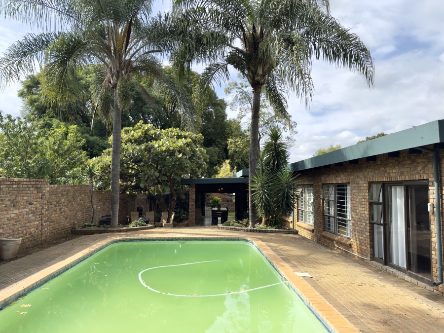 4 Bedroom Property for Sale in Die Wilgers Gauteng