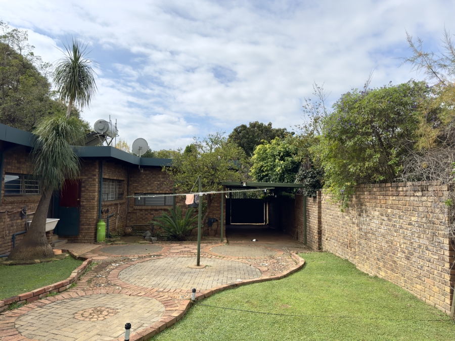 4 Bedroom Property for Sale in Die Wilgers Gauteng