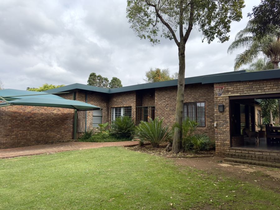 4 Bedroom Property for Sale in Die Wilgers Gauteng