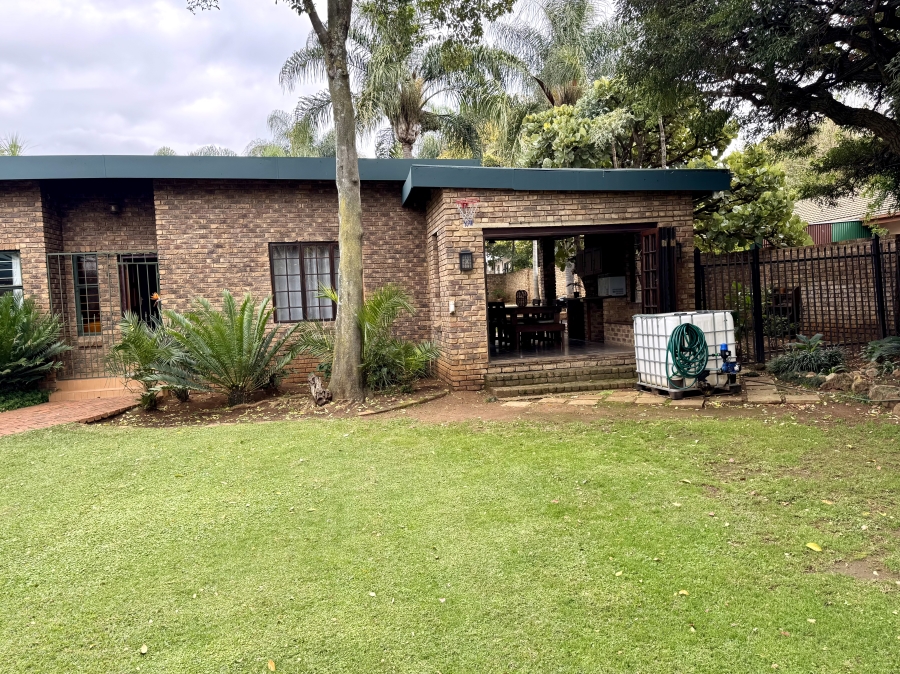 4 Bedroom Property for Sale in Die Wilgers Gauteng
