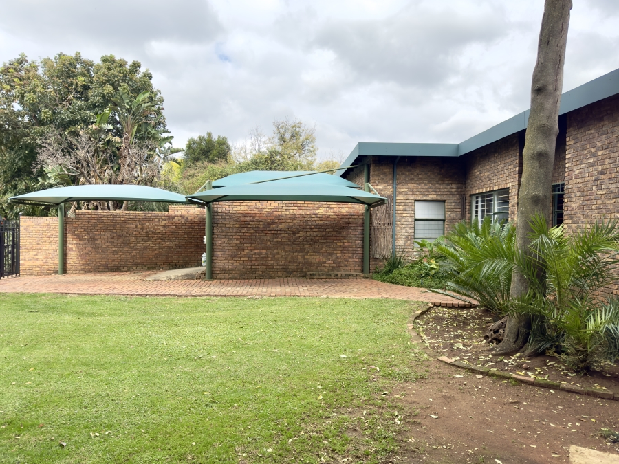 4 Bedroom Property for Sale in Die Wilgers Gauteng
