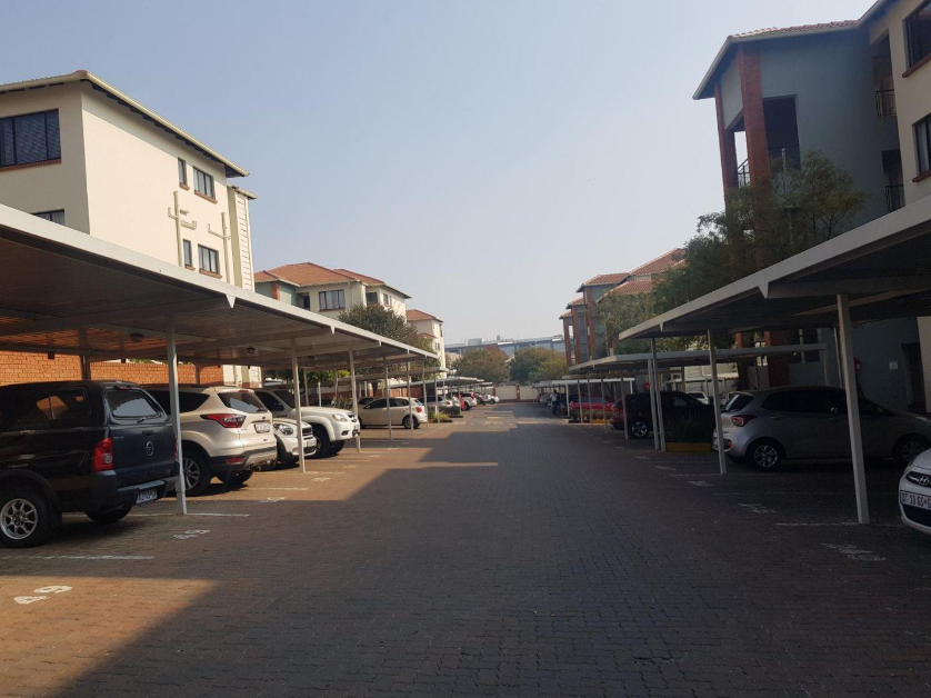 To Let 2 Bedroom Property for Rent in Greenstone Hill Gauteng