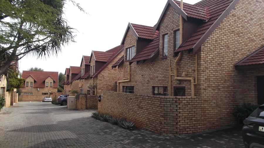 4 Bedroom Property for Sale in Willowbrook Gauteng