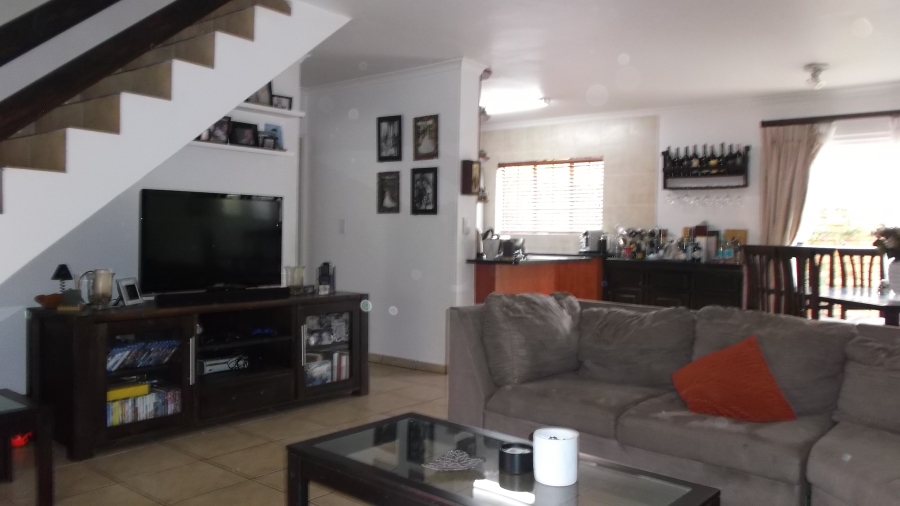 4 Bedroom Property for Sale in Willowbrook Gauteng