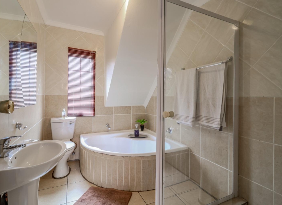 4 Bedroom Property for Sale in Willowbrook Gauteng