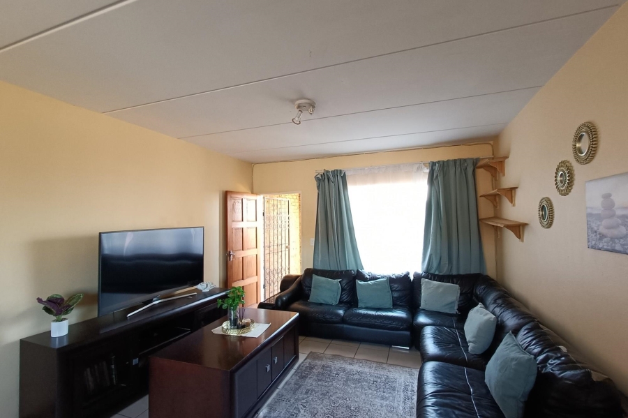 To Let 3 Bedroom Property for Rent in Erand Gardens Gauteng