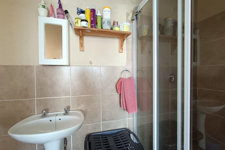 To Let 3 Bedroom Property for Rent in Erand Gardens Gauteng