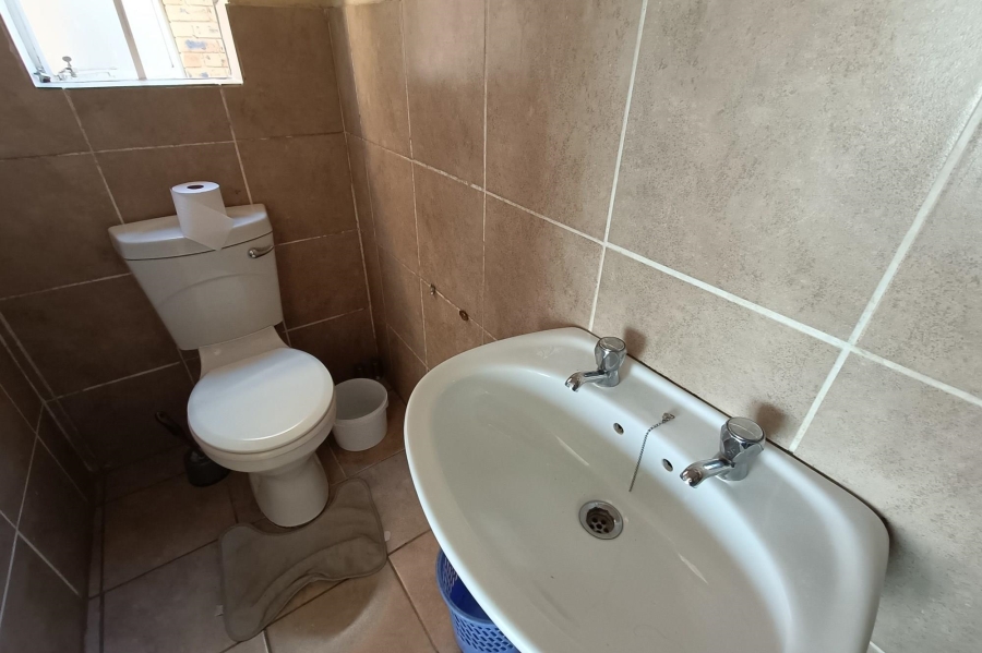 To Let 3 Bedroom Property for Rent in Erand Gardens Gauteng