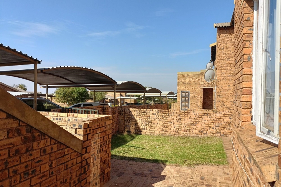 To Let 3 Bedroom Property for Rent in Erand Gardens Gauteng