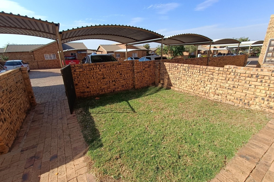 To Let 3 Bedroom Property for Rent in Erand Gardens Gauteng
