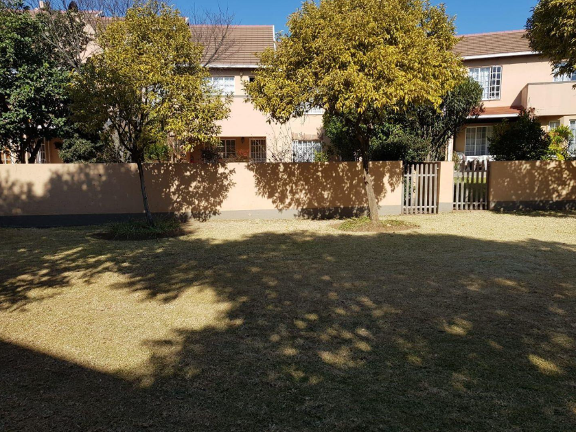 To Let 2 Bedroom Property for Rent in Paulshof Gauteng