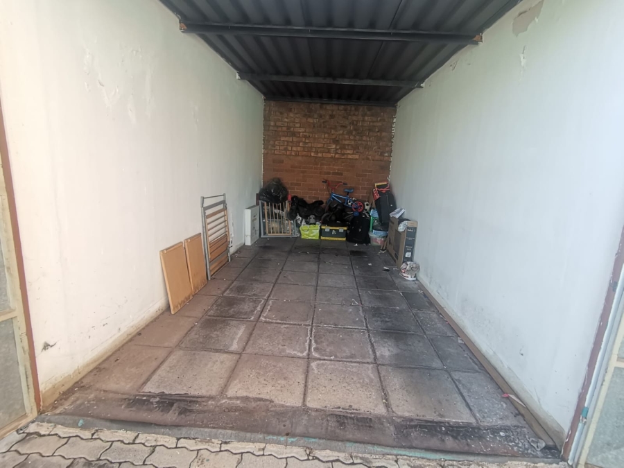 2 Bedroom Property for Sale in Gezina Gauteng