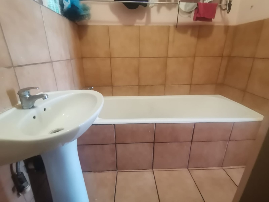 2 Bedroom Property for Sale in Gezina Gauteng