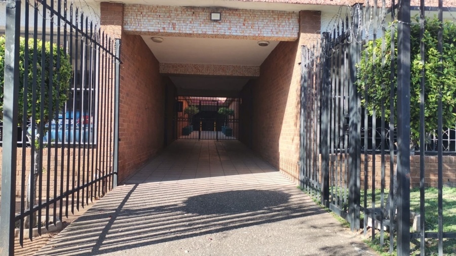 2 Bedroom Property for Sale in Gezina Gauteng