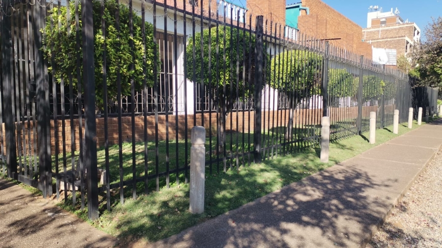 2 Bedroom Property for Sale in Gezina Gauteng