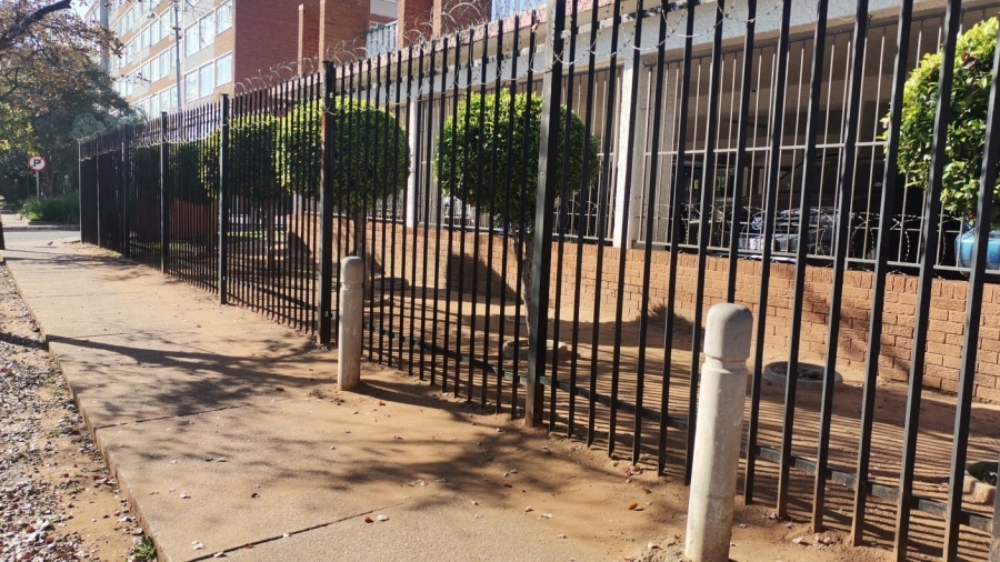 2 Bedroom Property for Sale in Gezina Gauteng