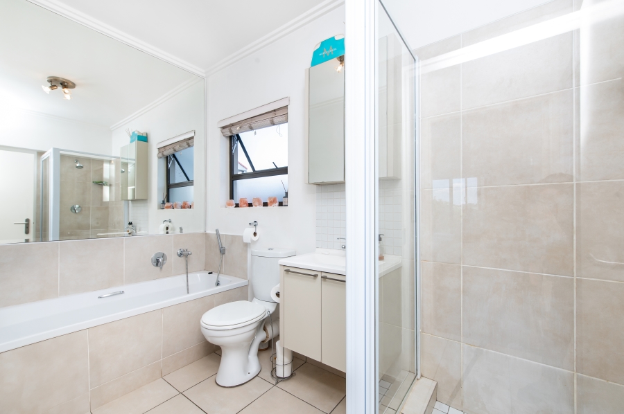1 Bedroom Property for Sale in Lonehill Gauteng