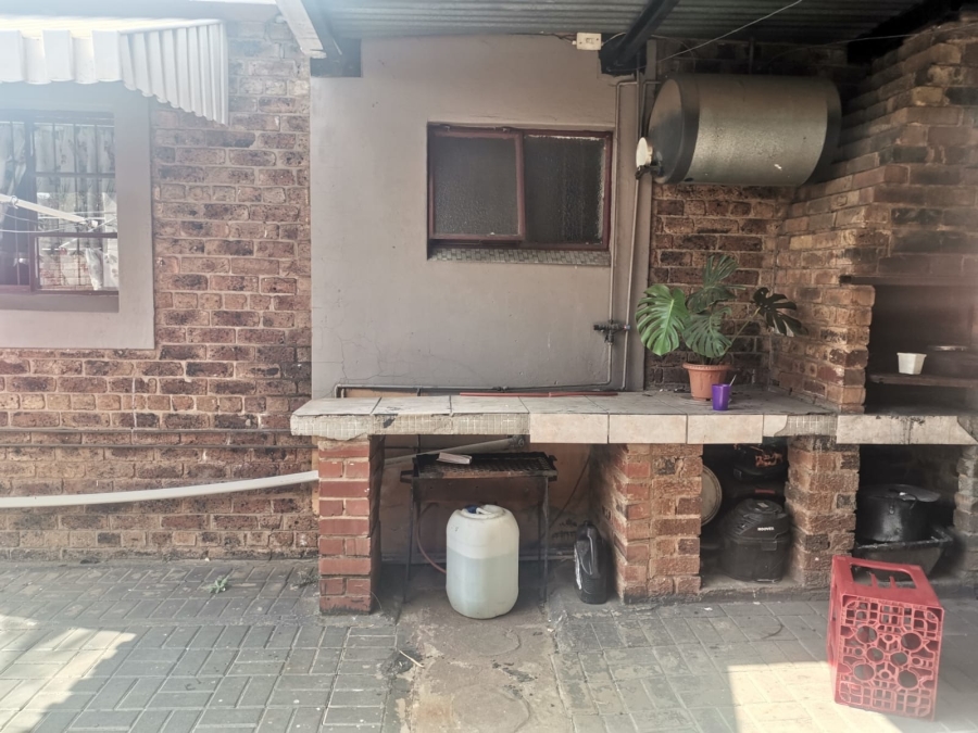 5 Bedroom Property for Sale in Pretoria West Gauteng
