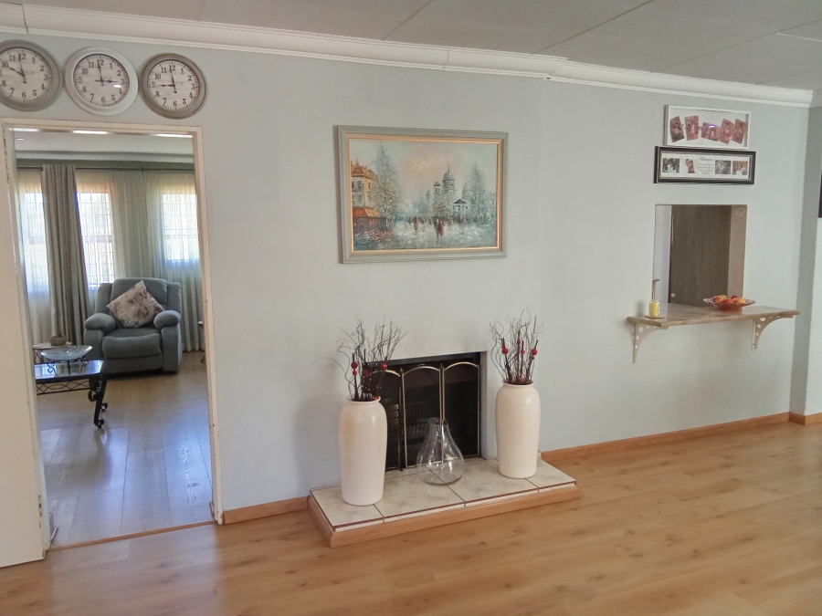 4 Bedroom Property for Sale in Weltevreden Park Gauteng