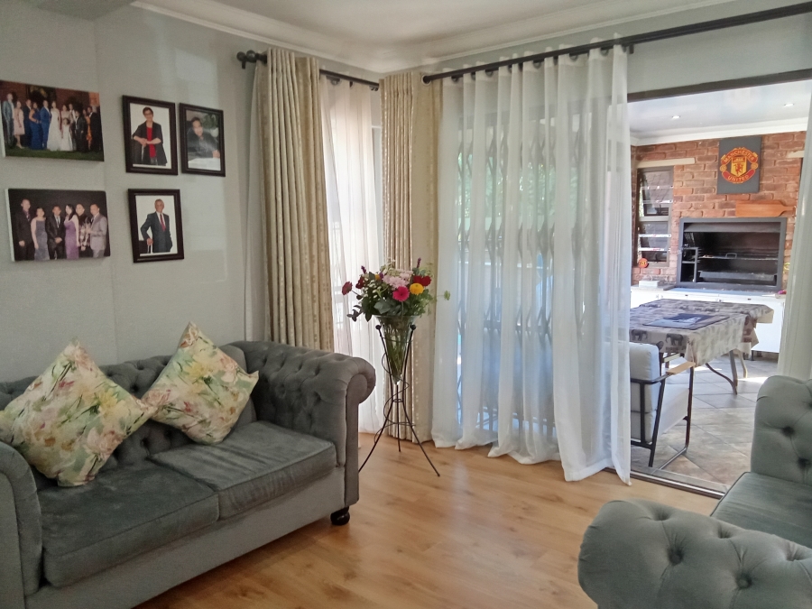4 Bedroom Property for Sale in Weltevreden Park Gauteng