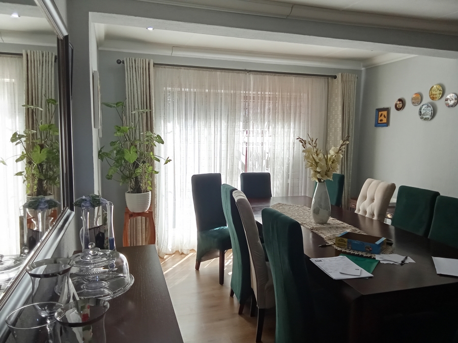 4 Bedroom Property for Sale in Weltevreden Park Gauteng